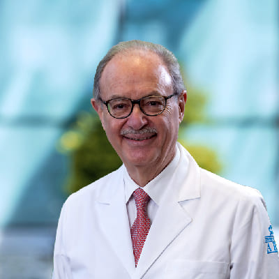 Dr Sergio Abush Torton del Centro Médico ABC, especialista en Orthopedics and Traumatology